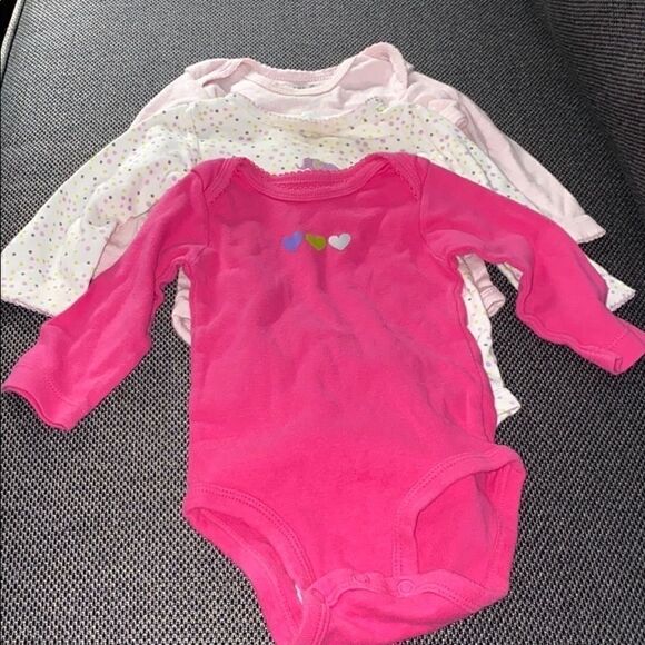 Carters 3 body suits  - Picture 1 of 10